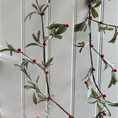 Garland of Berries 180cm